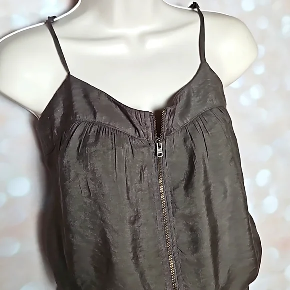 Gap | Olive Gray Lightweight Strappy Romper - Picture 2 of 9
